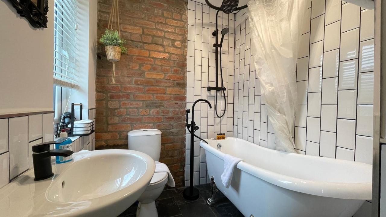 Fully Serviced Three Bed House In Дарем Экстерьер фото