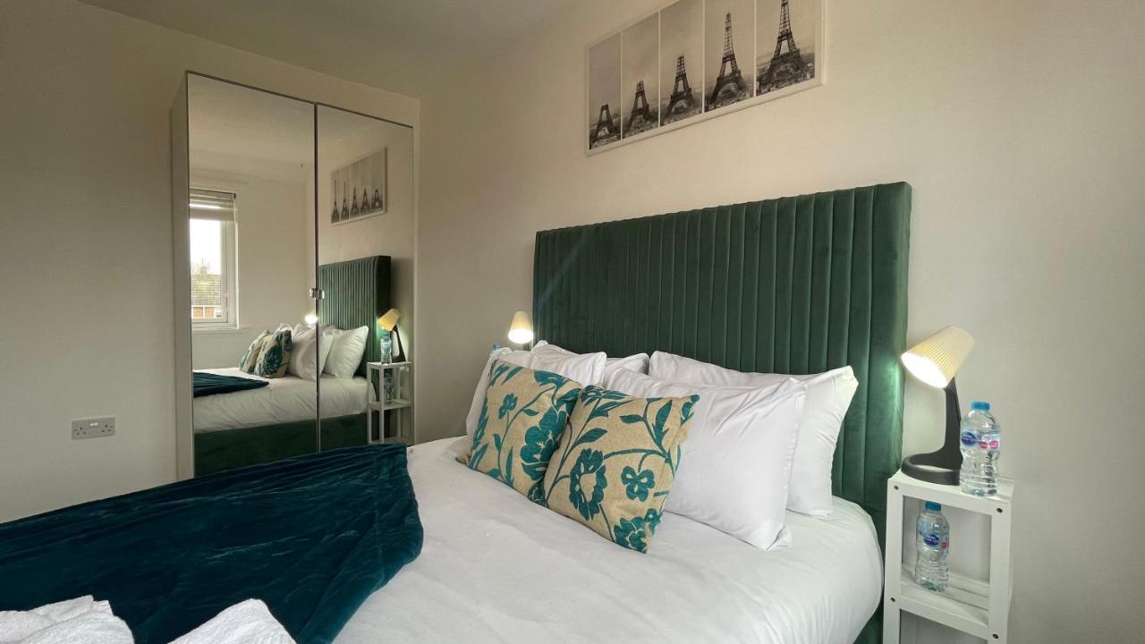 Fully Serviced Three Bed House In Дарем Экстерьер фото