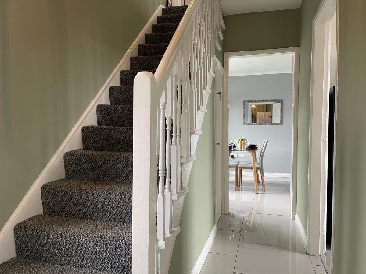 Fully Serviced Three Bed House In Дарем Экстерьер фото